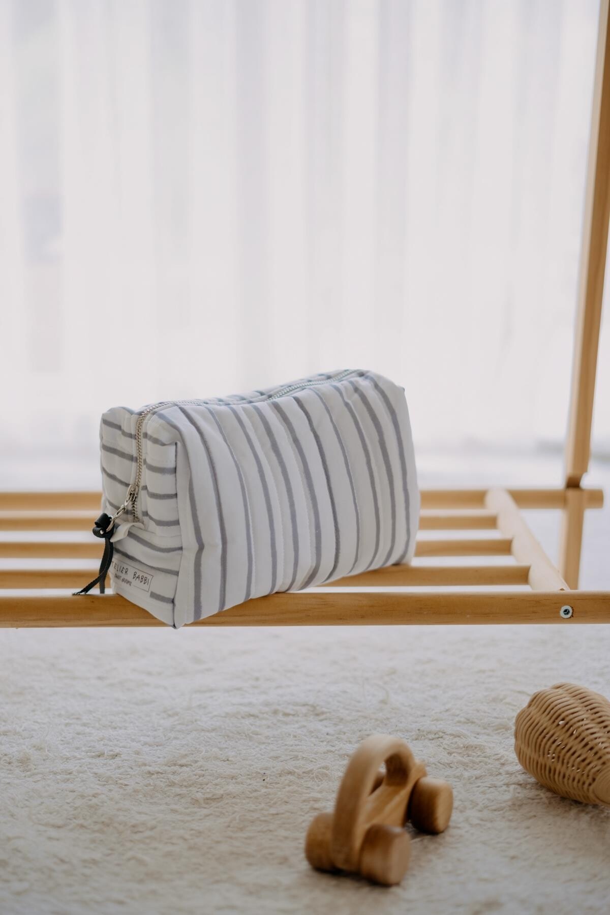 Bebek Bakım Çantası - Gri Çizgili