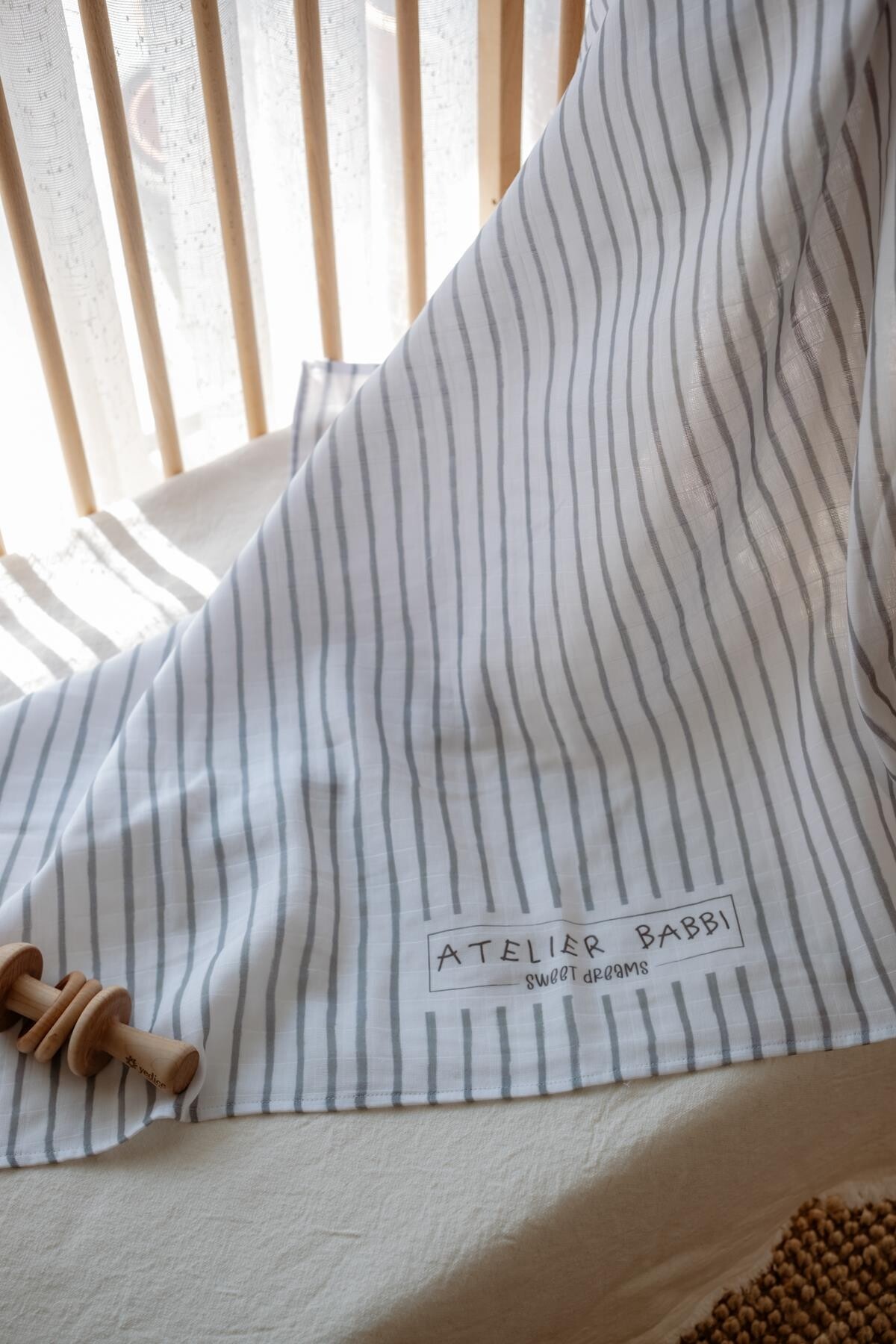 Çift Katlı Müslin Bebek Örtüsü - Gri Çizgili