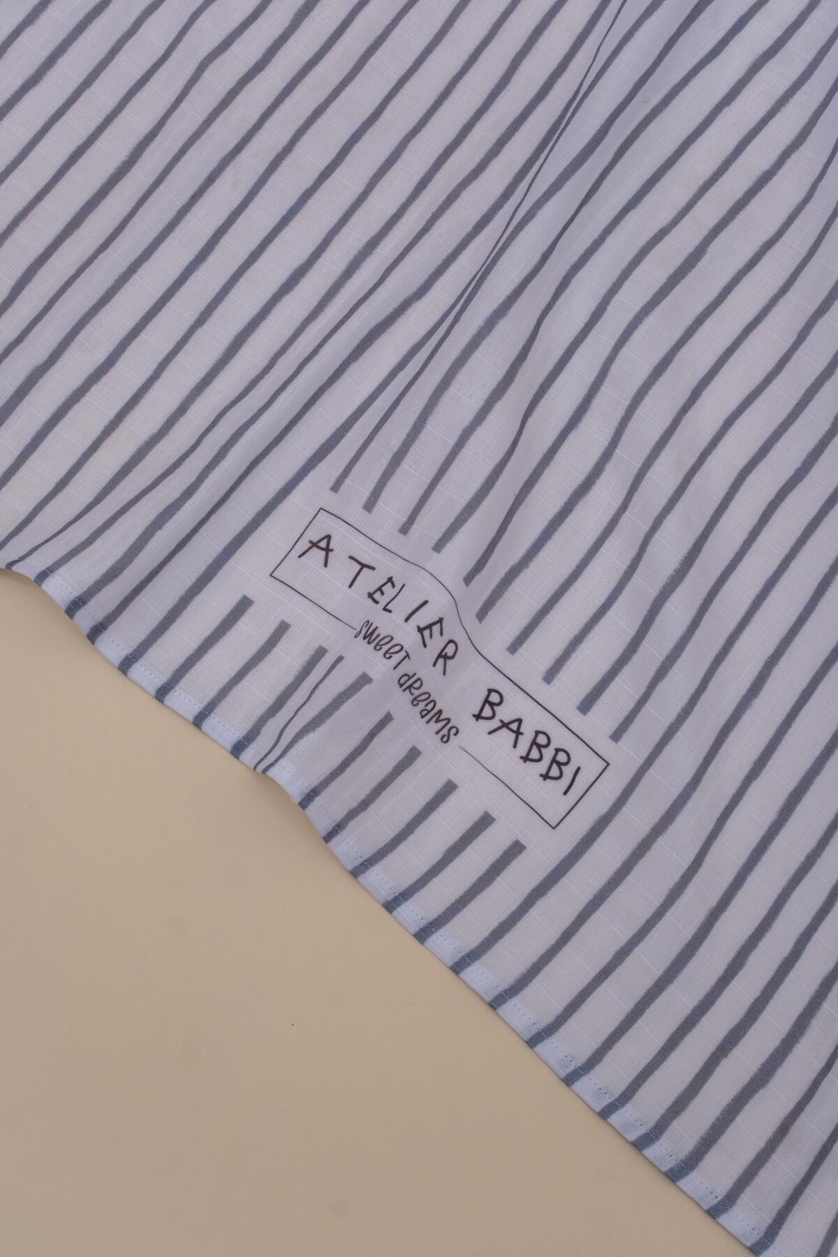 Çift Katlı Müslin Bebek Örtüsü - Gri Çizgili