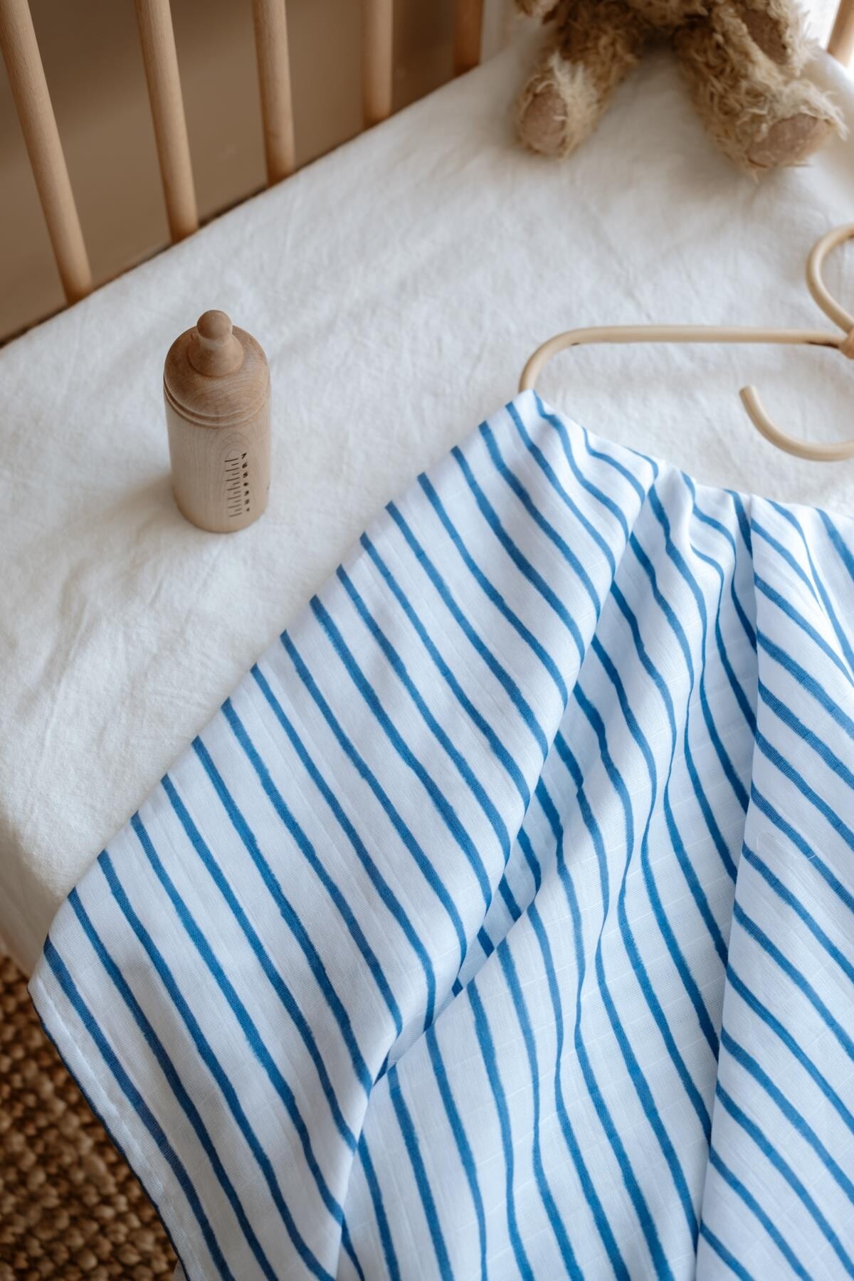 Çift Katlı Müslin Bebek Örtüsü - Lacivert Çizgili