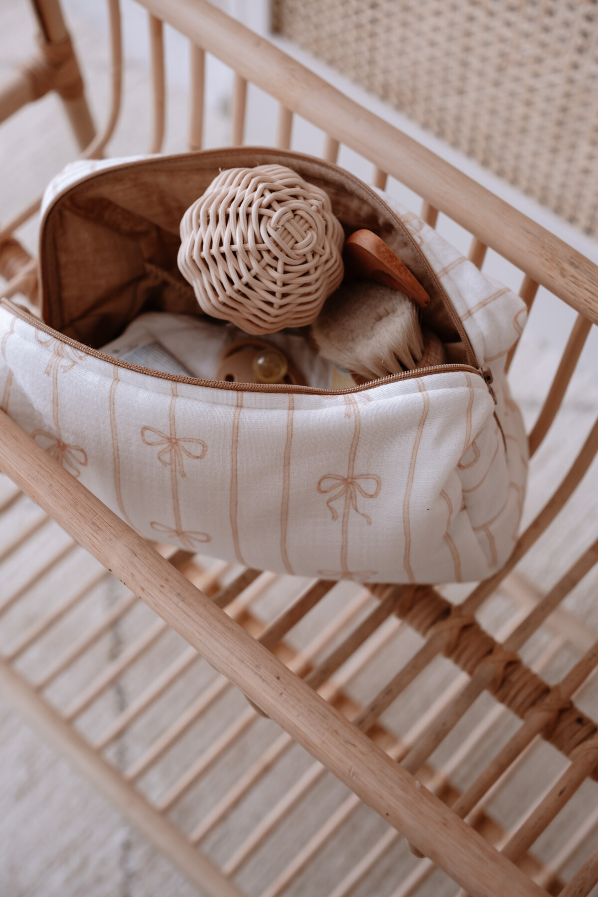 Müslin Bebek Bakım Çantası - Kurdele / Bej