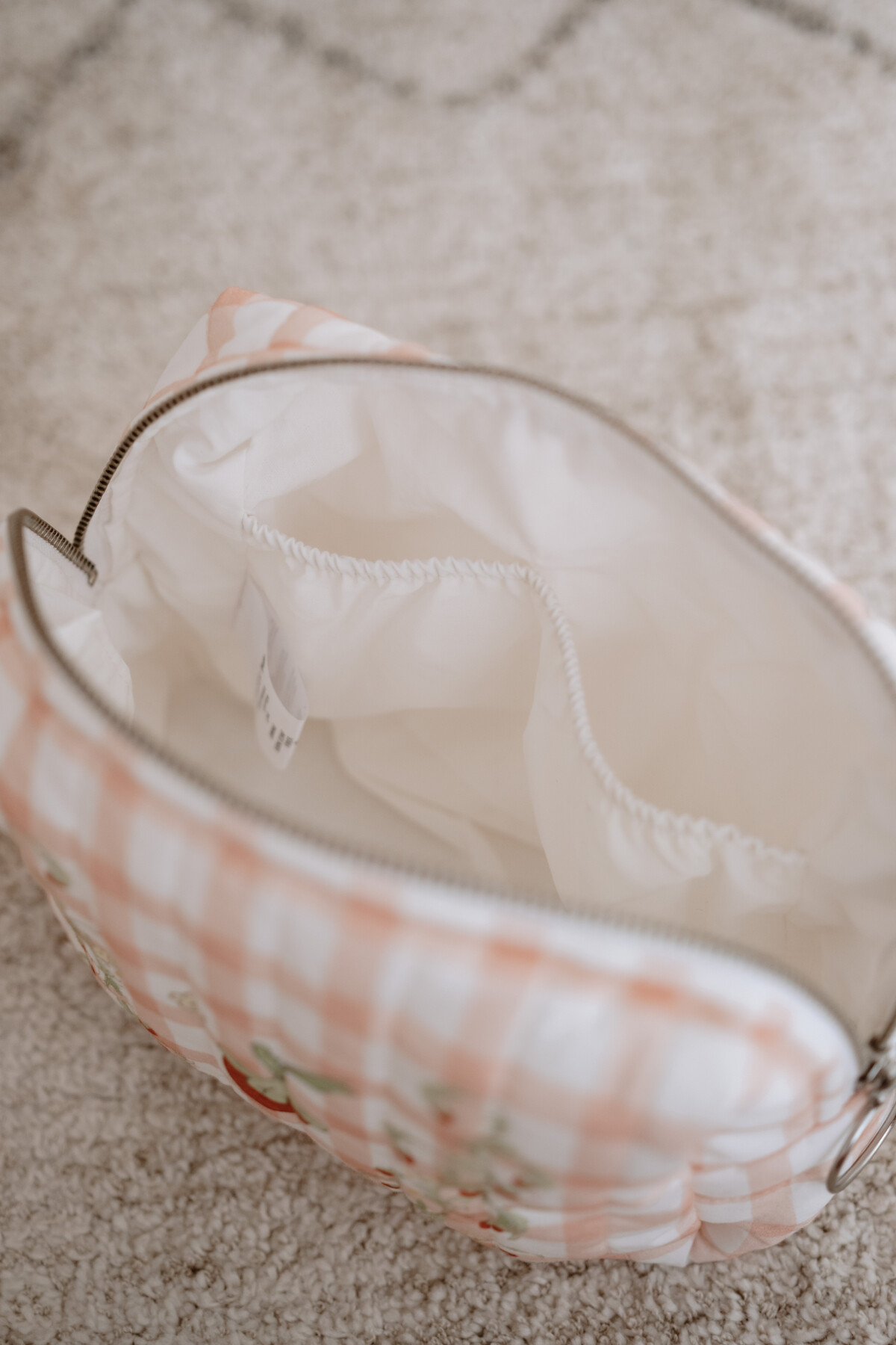 Care Bag - Strawberry