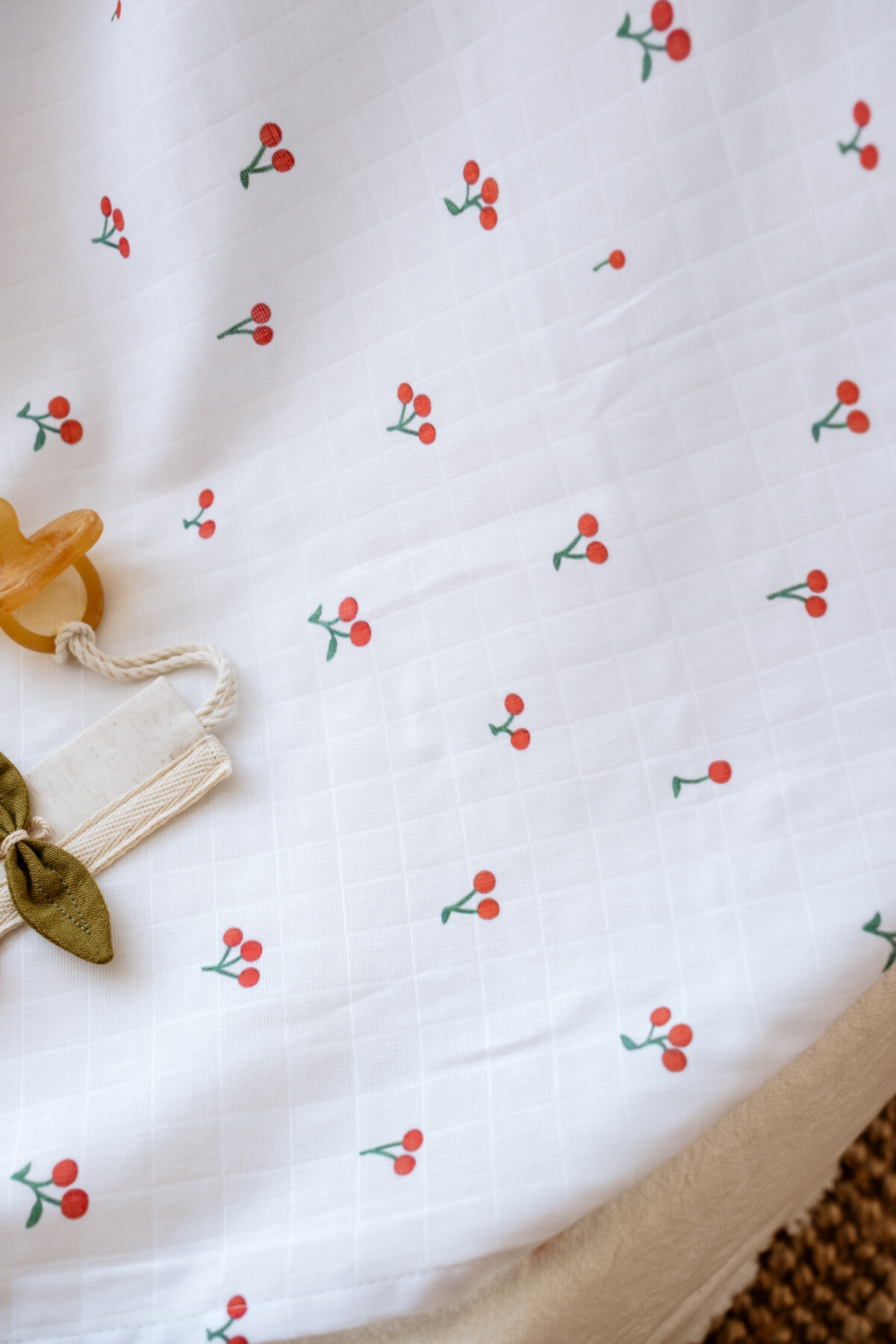 Çift Katlı Müslin Bebek Örtüsü - Kiraz