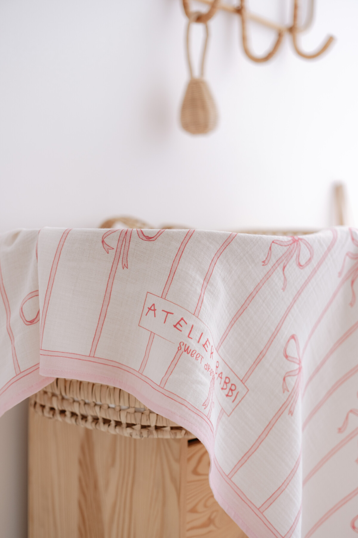 Muslin Swaddle - Ribbon / Pink