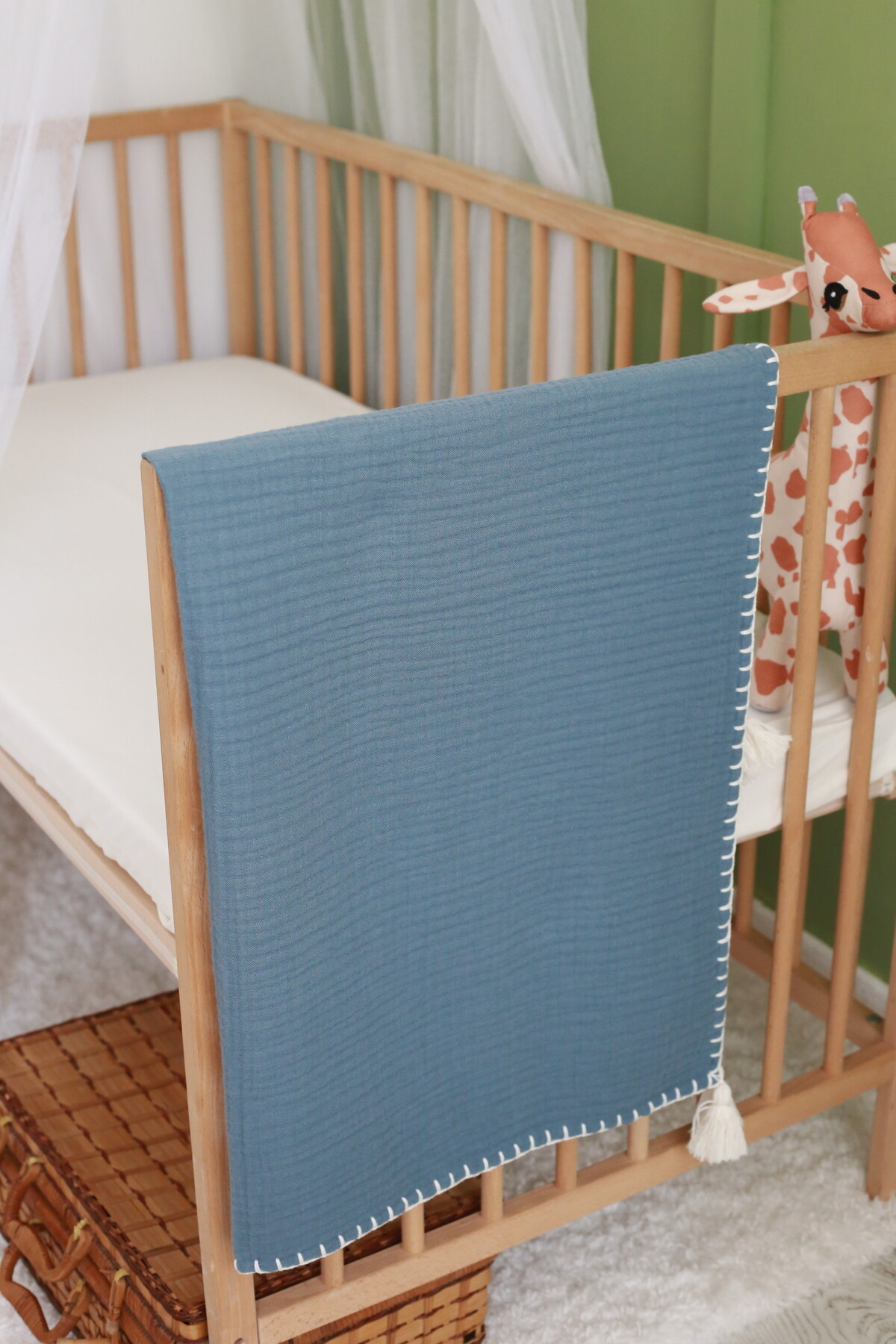 El İşlemeli 4 Katlı Müslin Bebek Örtüsü - İndigo / Ekru