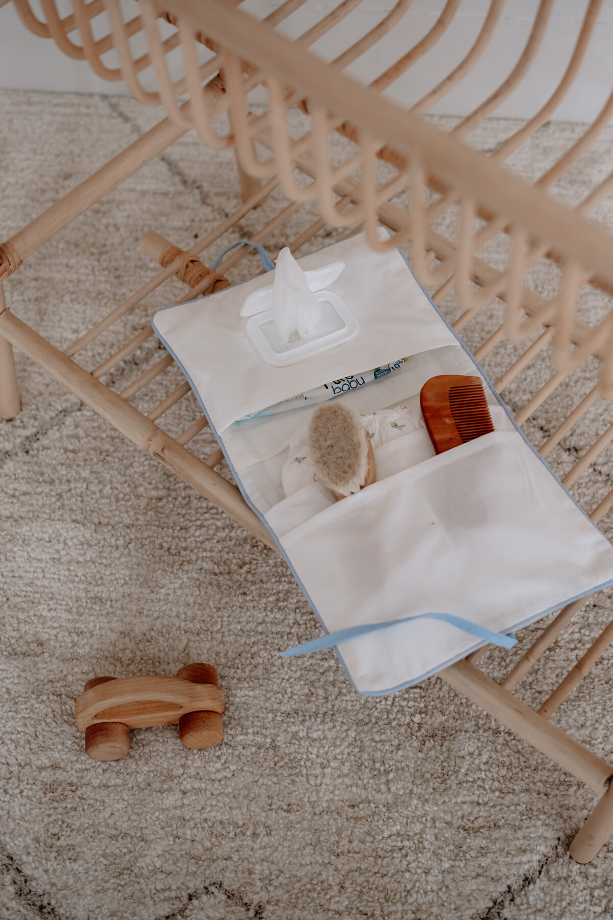 WET WIPES & DIAPER BAG - SEA SHELLS