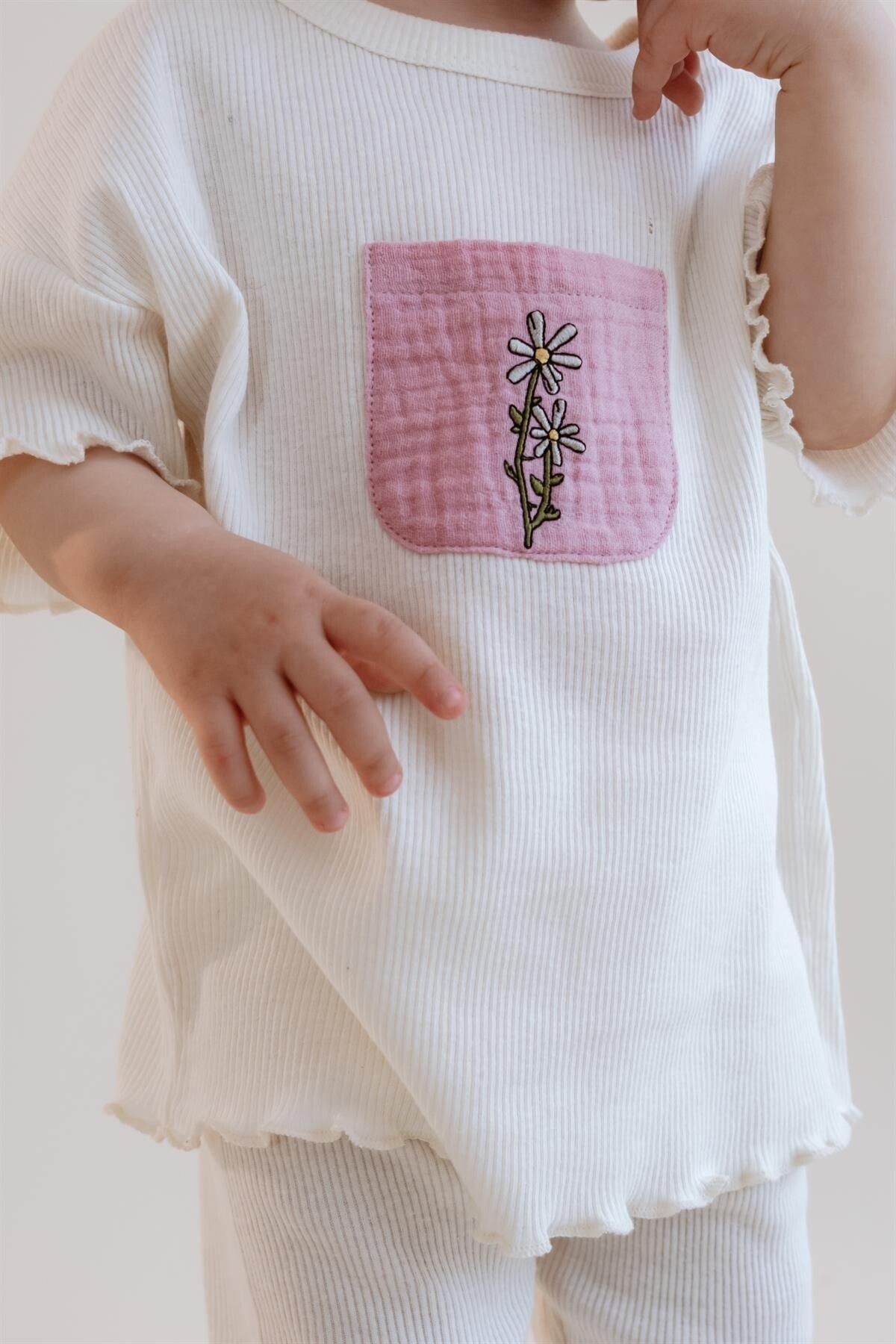 Nakışlı Ve Cepli Müslin Bebek Ribana Takımı - Pembe