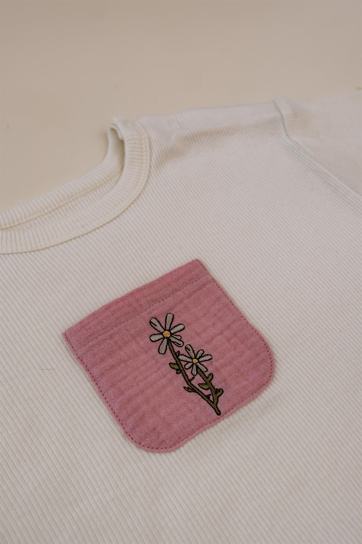 Nakışlı Ve Cepli Müslin Bebek Ribana Takımı - Pembe