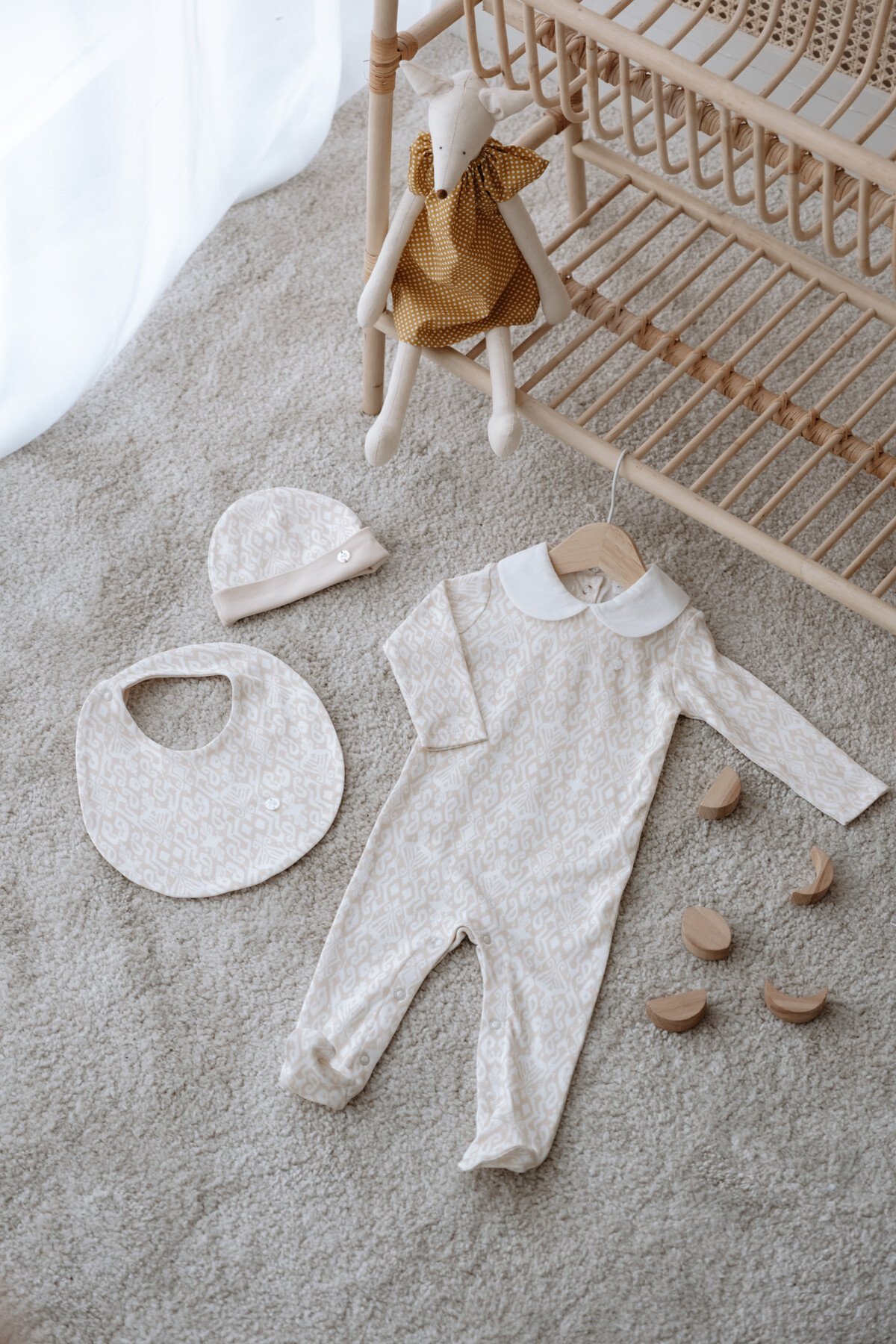 NEWBORN SET (3-PIECE) - IKAT / BEIGE