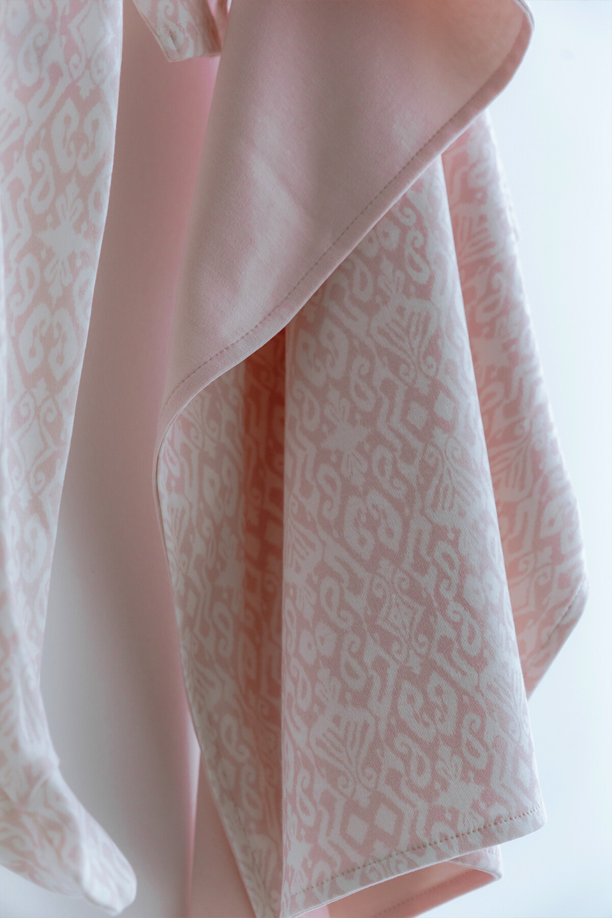 Double Sided Blanket - Ikat / Pink