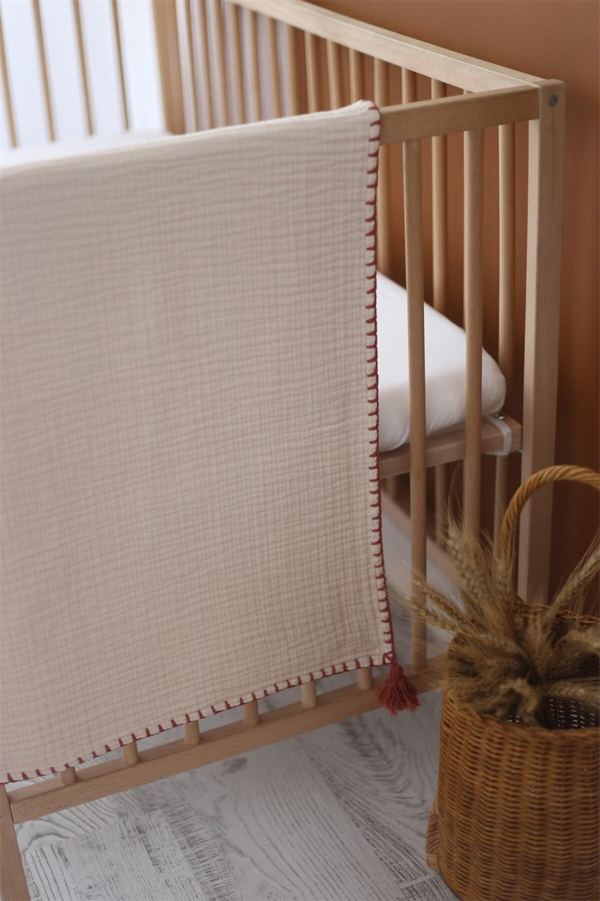 El İşlemeli 4 Katlı Müslin Bebek Örtüsü - Bej / Kiremit