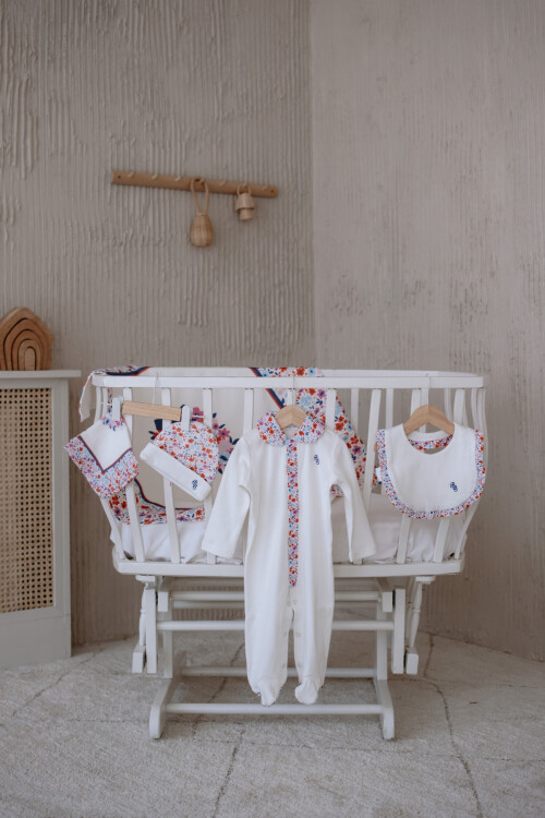 NEWBORN SET (5 PIECE) - TINY FLOWERS/RED