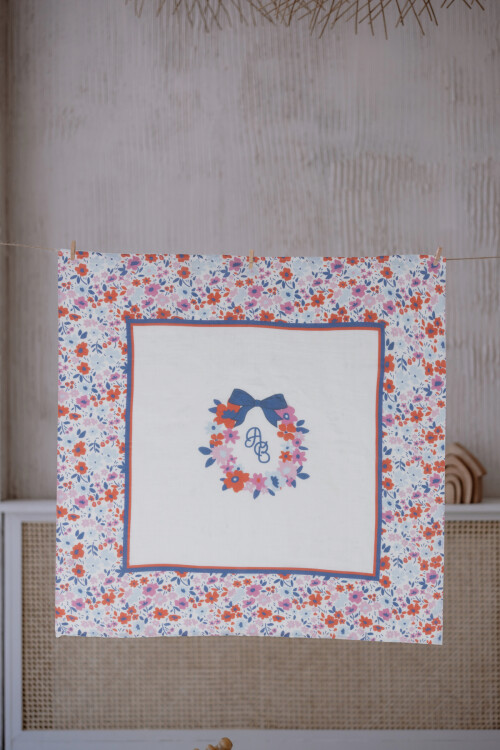 Double Sided Blanket - Tiny Flowers / Red