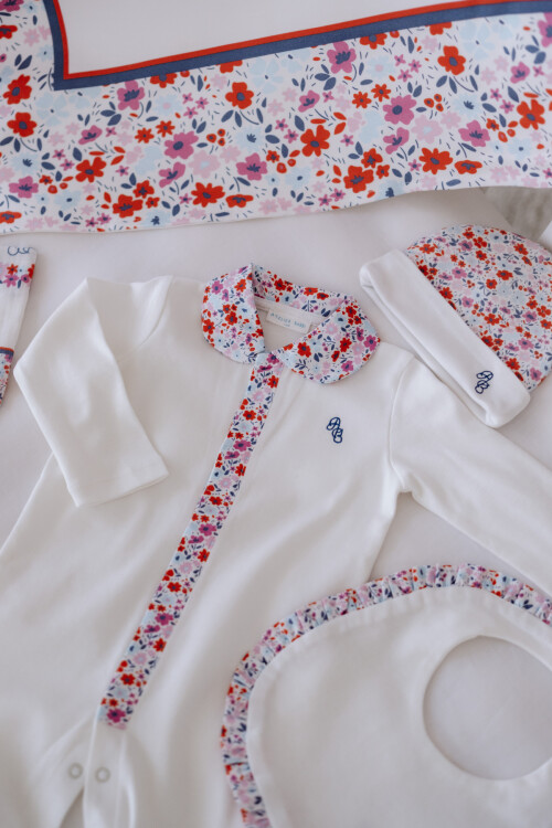 NEWBORN SET (4-PIECE) - TINY FLOWERS / RED