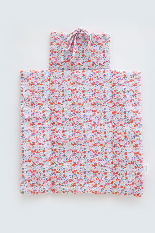 CHANGING MAT - TINY FLOWERS/RED